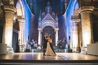 Bride and groom dancing at Mansfield Traquair